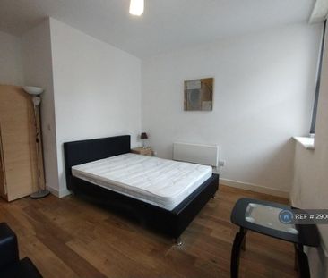 Studio to rent - Photo 1