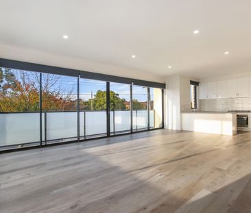 TOWNHOUSE LIVING IN THE HEART OF BULLEEN - Photo 1