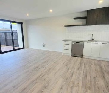 Brand new three bedroom home - Photo 4
