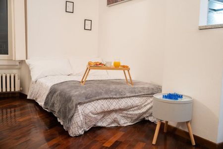 Piazza Arnoldo Mondadori, Milan, Lombardy 20122 - Photo 4