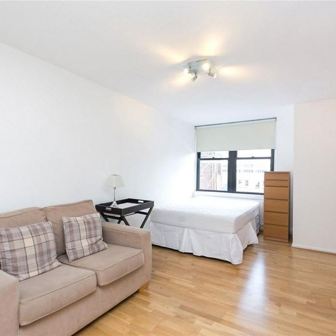 Studio to rent - Photo 1