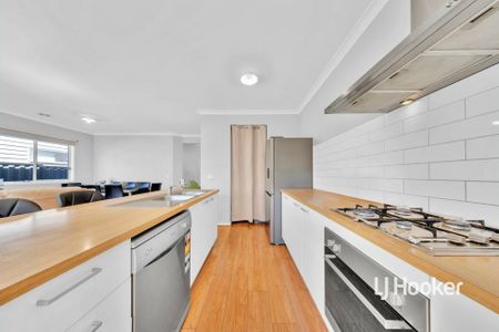 10 Leo Avenue, Tarneit VIC, Belconnen - Photo 3