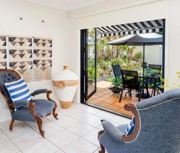 FULLY RENOVATED TOWNHOUSE FOR $850 PER WEEK - Photo 4