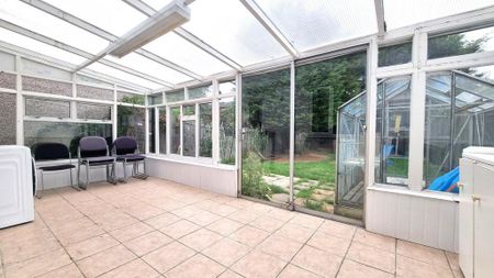 3 bedroom terraced house to rent - Photo 2