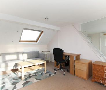 4 bedroom terraced house to rent - Photo 3