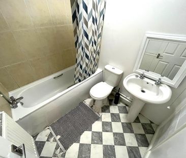 1 bedroom in a house share to rent - Photo 6