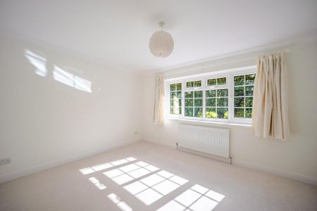 4 bedroom detached house to rent - Photo 5