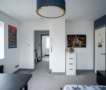Mead Road, Cheltenham, Gloucestershire - Photo 6
