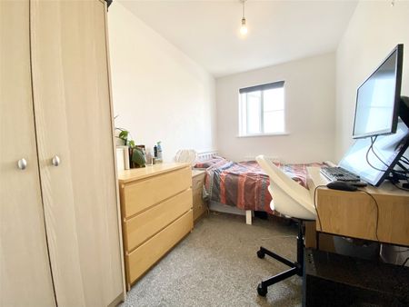 2 Bedroom - Photo 3