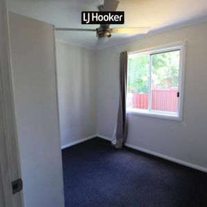 2 Bedroom Home with Car Accomodation - Photo 2