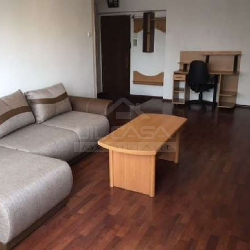 3 camere Hala Centrala - Photo 1