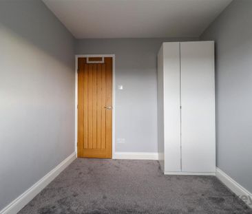 2 bedroom semi-detached house to rent - Photo 3
