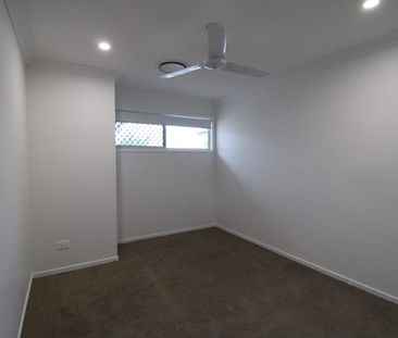 Stylish & Spacious Townhouse Perfect for Any Lifestyle - Photo 1