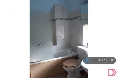 2 bedroom semi-detached house to rent - Photo 4
