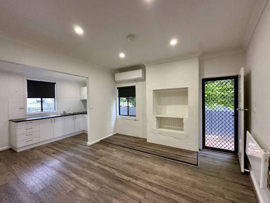 2/8 Denison Street, Cooma - Photo 1