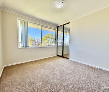 Comfortable Family Home with Covered Outdoor Entertaining... - Photo 2