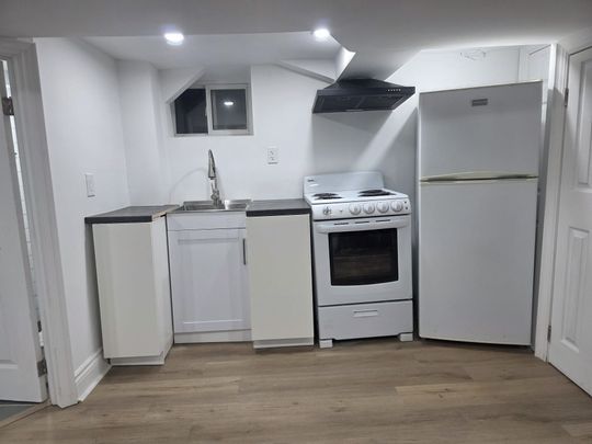 For Lease - 6564 Level Avenue Unit# Basement, Niagara Falls, Ontario - Photo 1