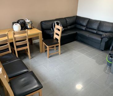 6 bedroom terraced house to rent - Photo 2