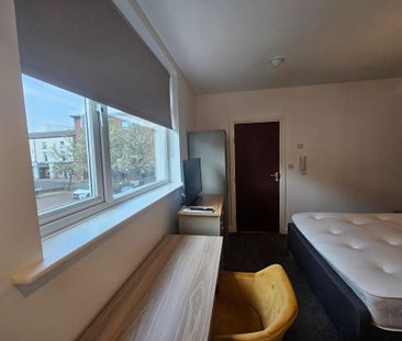 1 bedroom in a house share to rent - Photo 3