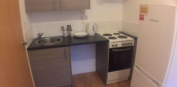 1 bedroom flat to rent - Photo 2