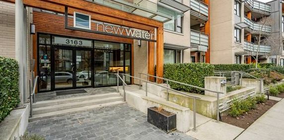 Huge & Modern 2 bedroom 2 bath in quiet at River District Vancouver - Photo 2