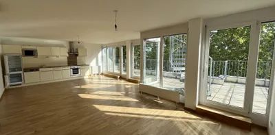 Großzügige Dachterrasse in zentraler Lage - Photo 2