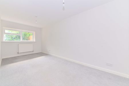 4 Bed Terraced House, Cockthorpe Close, B17 - Photo 5
