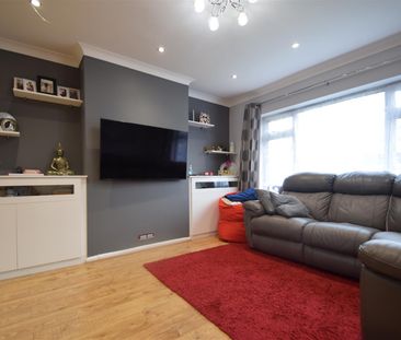 3 bedroom house - semi-detached - Photo 2