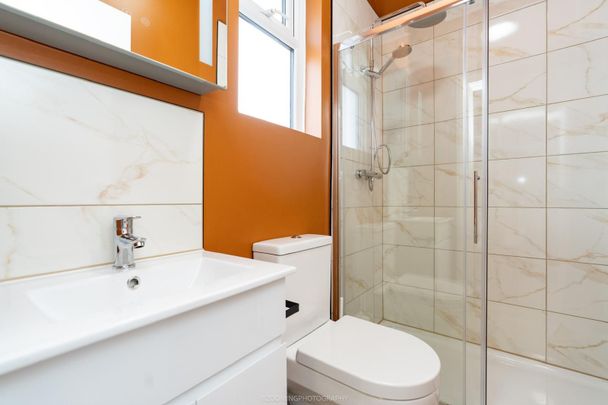 En-Suite Room 7, Malmesbury Road, Shirley, Southampton SO15 - Photo 1