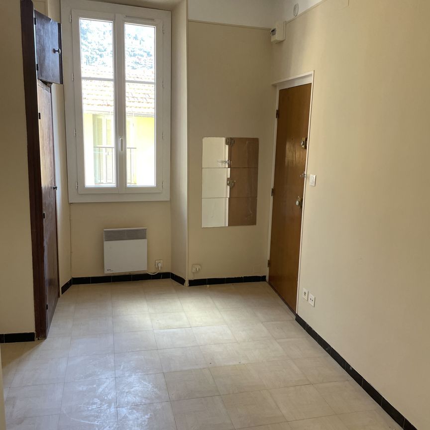 Location Appartement 1 pièce 11m² VILLEFRANCHE SUR MER 06230 - Photo 1