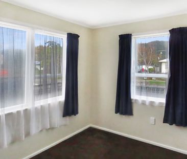 Wainuiomata Living! - Photo 4