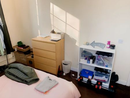 2 Bed 1 Bath - Photo 2