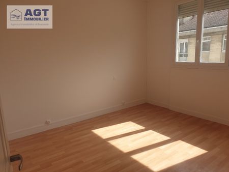 Location Appartement 4 pièces 87m² BEAUVAIS 60000 - Photo 4