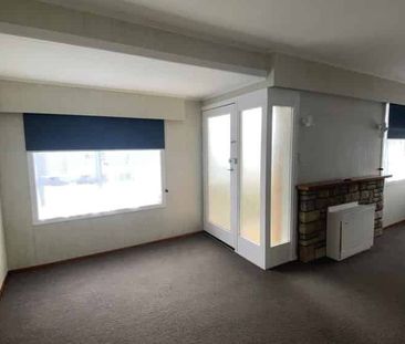 3 BEDROOMS IN SPOTSWOOD. - Photo 2