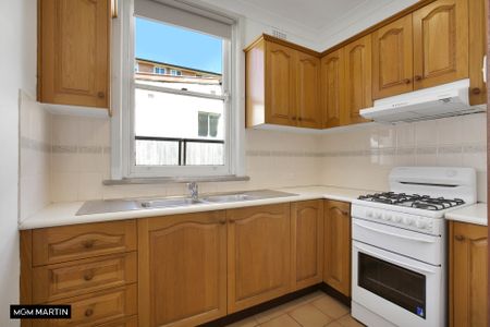 MGM MARTIN – SPACIOUS THREE-BEDROOM HOME WITH VERSATILE LIVING - Photo 4