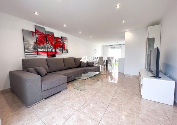For Rent - 3 Bedrooms Chalet in Costa del Silencio