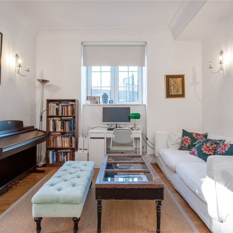 Rosebery Avenue, EC1R, London - Photo 1