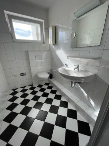 Schöne 2 Zimmerwohnung, zentral gelegen in der Zollstraße - Photo 3