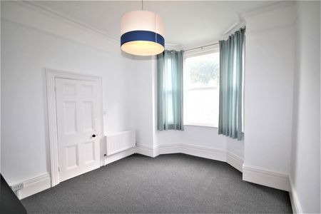 CanterburySturry Road, CT1 1DA, Canterbury - Photo 2