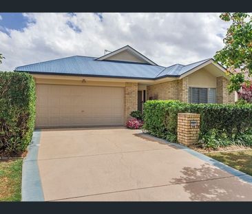 19 Tourangeau Crescent, Varsity Lakes, Qld 4227 - Photo 4