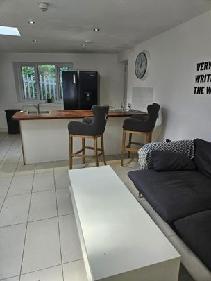 7 bedroom house share to rent - Photo 1