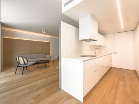 3 room luxury Apartment for rent in Misericórdia, Portugal - Photo 4