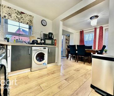 3 bedroom detached house to rent - Photo 2