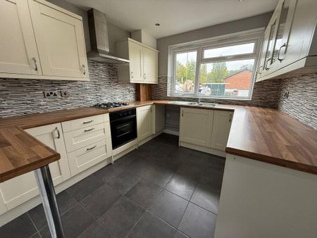 2 bedroom bungalow to rent - Photo 4