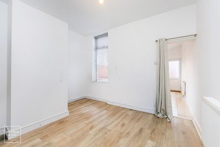 Oxford Street, Leigh, WN7 - Photo 4