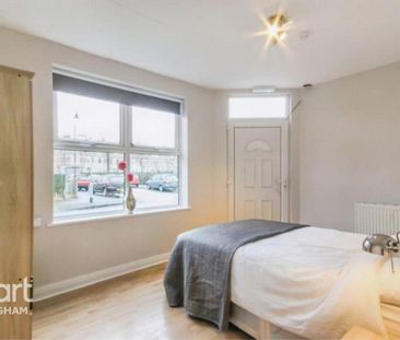 1 bedroom in a house share to rent - Photo 6