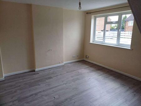 3 bedroom end of terrace house to rent - Photo 3