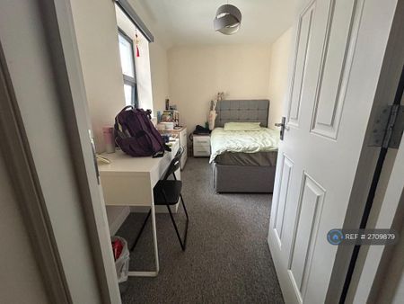 4 bedroom terraced house to rent - Photo 3