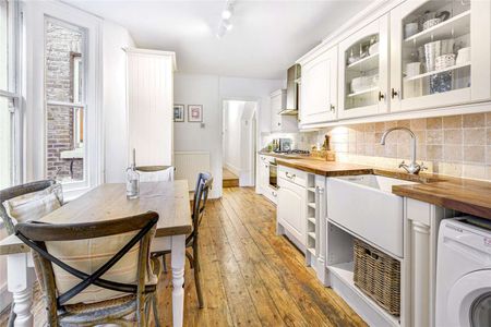 A fantastic one bedroom flat close to Battersea Park. - Photo 3