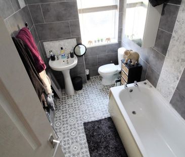2 bedroom terraced house to rent - Photo 2